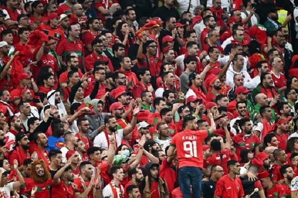 Comment les fans marocains ont répondu à l’islamophobie de Macron ? vidéo