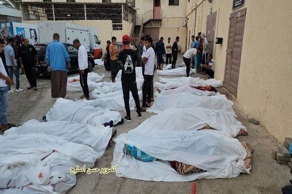 Transfert des corps des enfants palestiniens tombés en martyre à l'hôpital Al-Aqsa + vidéo