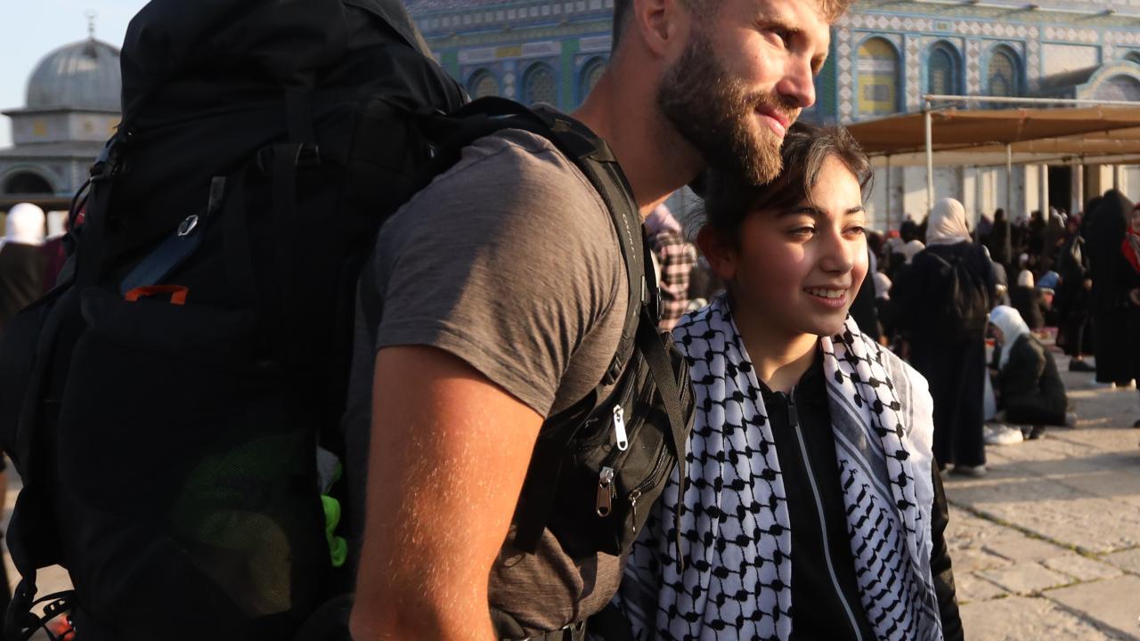 Un musulman français se rend à pied à la mosquée Al-Aqsa