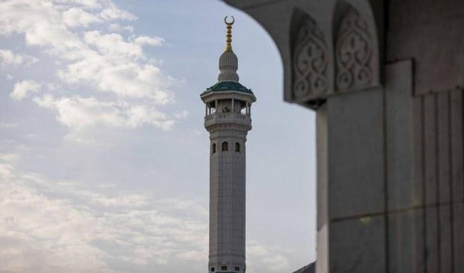 Deux nouveaux croissants de lune ont été installés sur des minarets de la Grande Mosquée