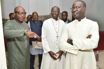 Dakar aura des mosquées et des églises vertes