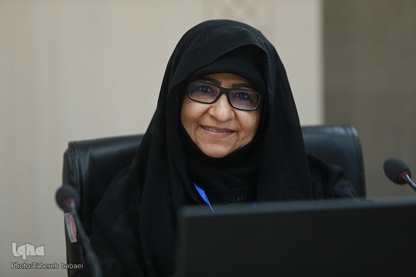 Badriah Al-Abdali, arbitre koweïtienne des 41èmes Compétitions internationales coraniques d'Iran