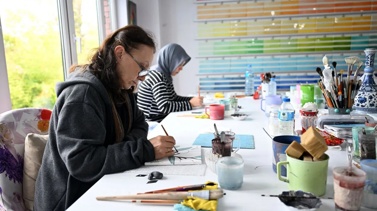 L’art des céramiques bleues d’Iznik, une tradition turque retrouvée
