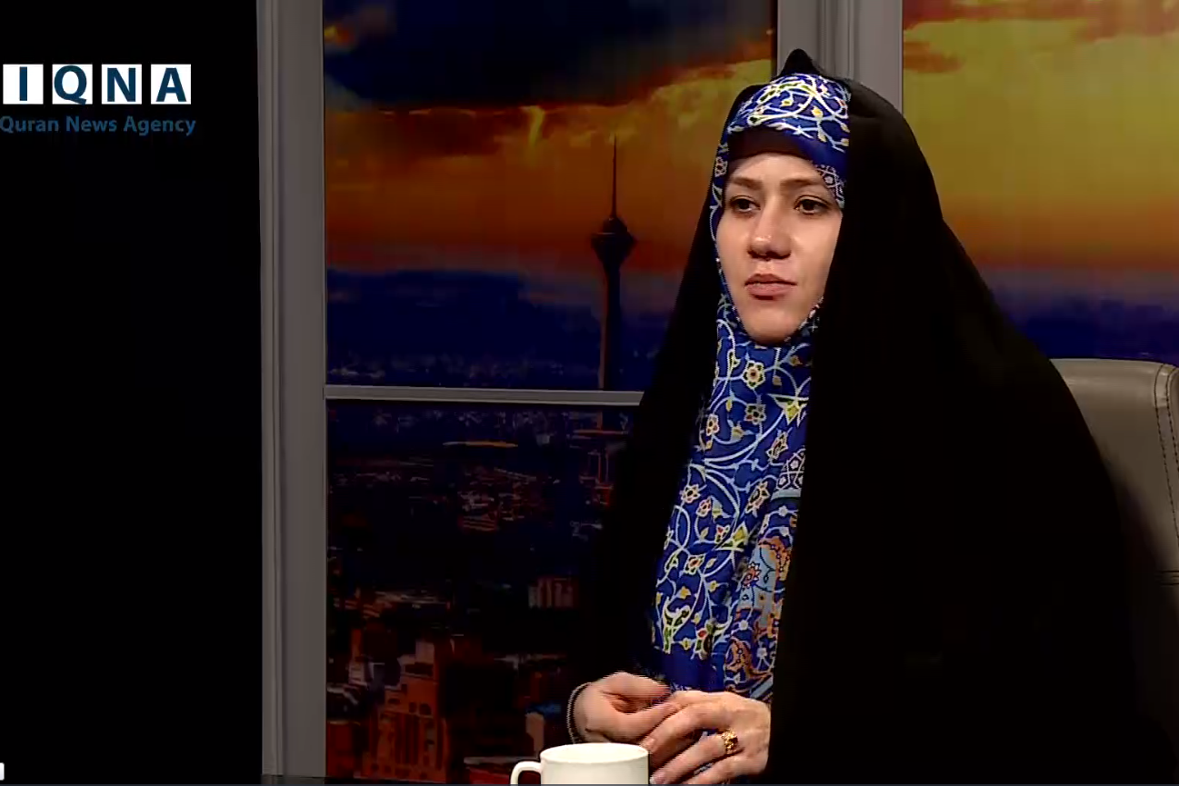 La révolution islamique d’Iran et la présentation d'un modèle correct des femmes et de la famille + Film