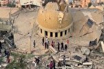 La lumière de la mosquée Al-Omari de Gaza brille derrière des murs de nylon, à l’approche du Ramadan