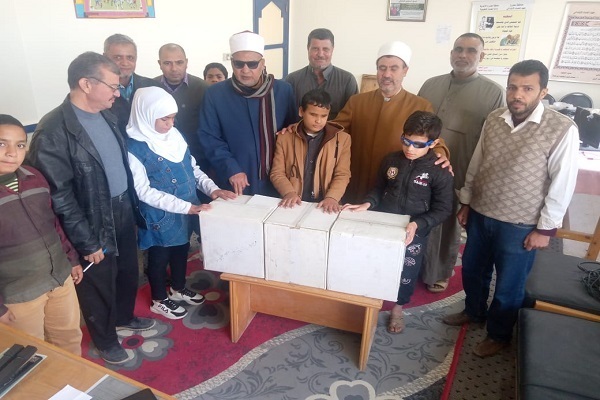 Rarraba kur'ani mai tsarki ga dalibai masu larurar gani a Masar