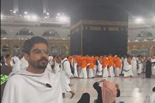 Karatun Omid Hosseini Nejad kusa da dakin Ka'aba