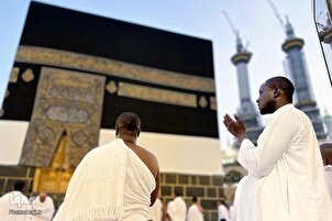 Musulmai suna Sallah a Babban Masallacin Makkah