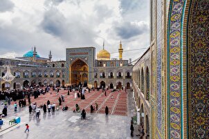 Kyawawan rubutun da ke cikin farfajiyar Azadi na hubbaren Imam Riza (a.s.)