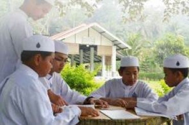 मलेशिया में हिफ्ज़े कुरान केन्द्रों की नियंत्रण प्रणाली की स्थापना