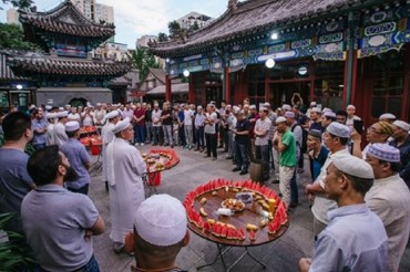 मुसलमानों ने बीजिंग की पुरानी मस्जिद में रमजान जश्न मनाया + तस्वीरें मुसलमानों ने बीजिंग की पुरानी मस्जिद में रमजान जश्न मनाया + तस्वीरें