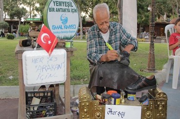 म्यांमार में मुसलमान के लिए मोचीयों ने अपने एक दिन के काम की आमदनी से समर्थन