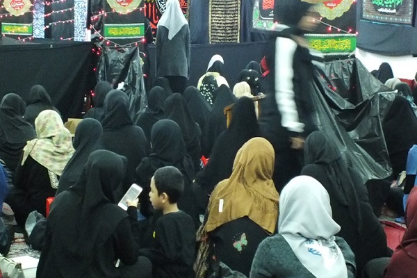 इंडोनेशियाई शिया मुहर्रम के दिनों में शोक समारोह आयोजित करते हैं