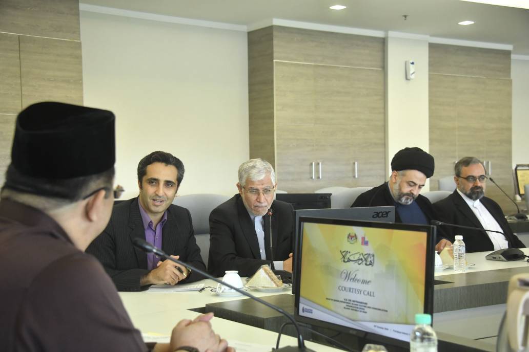 ए.एस.ए. क्षेत्र में इस्लामी गणतंत्र ईरान की कुरानिक कूटनीति + तस्वीरें