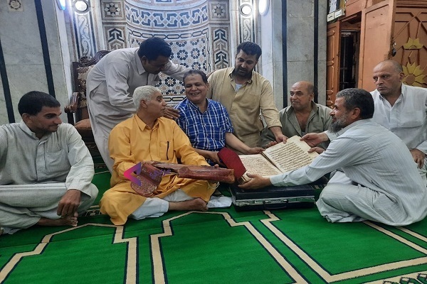 मिस्र में दीहातियों ने की दुर्लभ हस्तलिखित कुरान की सुरक्षा + वीडियो और तस्वीरें