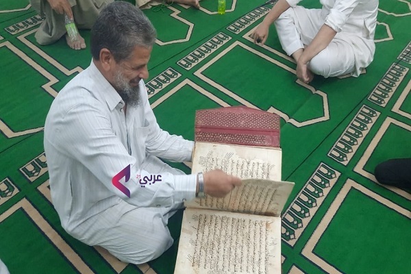 मिस्र में दीहातियों ने की दुर्लभ हस्तलिखित कुरान की सुरक्षा + वीडियो और तस्वीरें