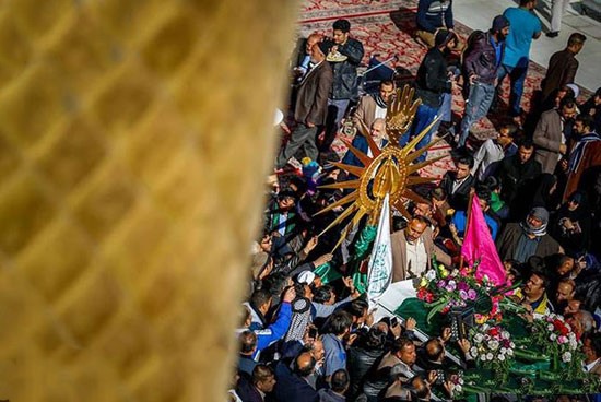 Mahakota Emas Nader Shah di Haram Alawi