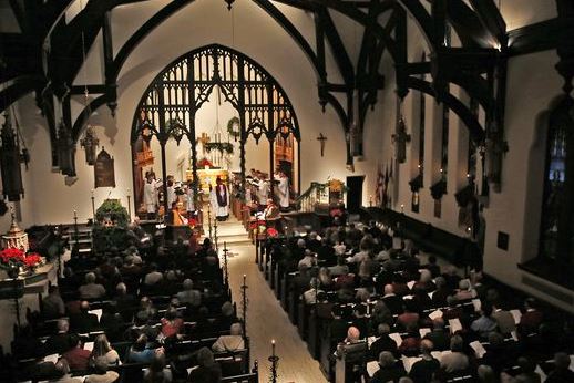 Gereja Indiana; Tuan Rumah Umat Islam dan Kristen