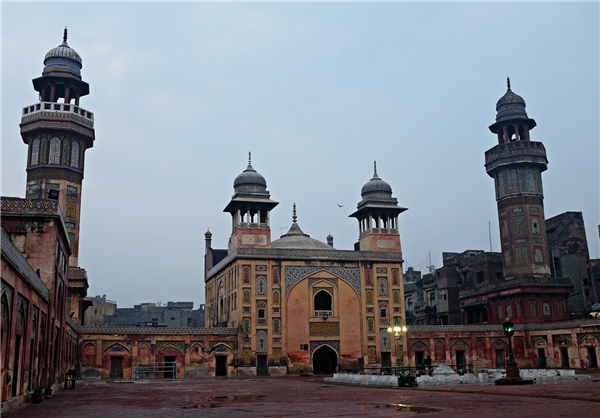 Rekonstruksi Masjid Begum Shahi di Lahore