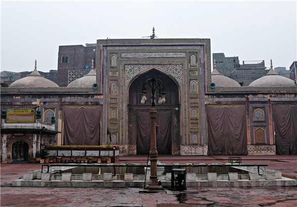 Rekonstruksi Masjid Begum Shahi di Lahore