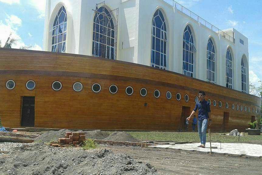 Masjid di Semarang Berbentuk Kapal