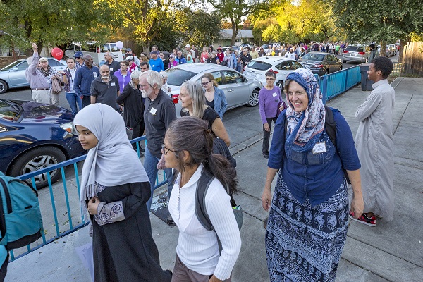 Jalan Kaki di California untuk Lebih Mengenal Agama-agama Lain
