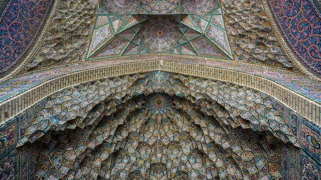 Masjid-masjid Iran dari Lensa Kaligrafer Italia