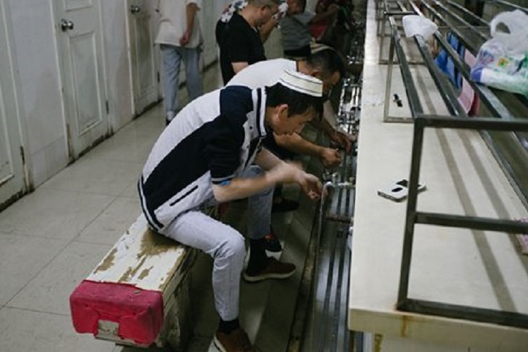 Perayaan Ramadhan Umat Muslim di Masjid Kuno Beijing