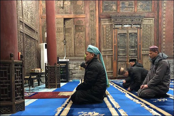 Kaligrafi Alquran di Masjid Cina Berusia 700 Tahun