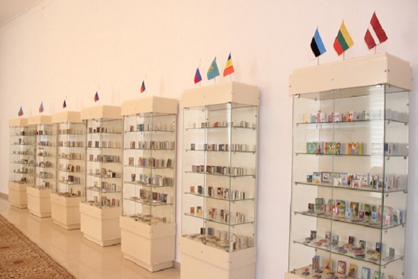 Pameran Alquran Terkecil Azerbaijan di Museum of Miniature Books