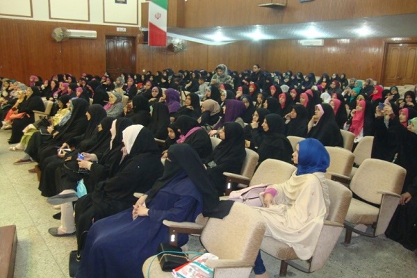Hari Ibu di Pakistan, dari Tawassul Ahlusunah sampai Penyelenggaraan Jamuan Fatimiyah
