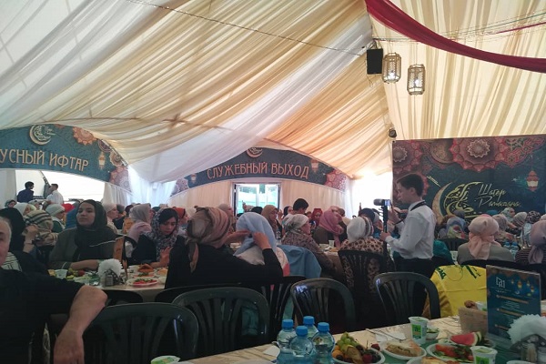 Kompetisi Para Hafiz Quran di Tenda Ramadan Moskow