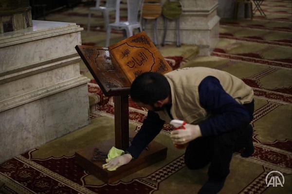 Disinfeksi Serambi Dalam Masjidil Aqsha