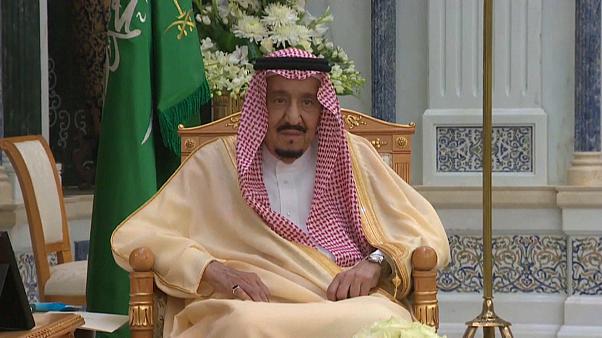Dari Bantuan Cina untuk Menyelamatkan Dunia dari Corona sampai Lima Dekrit Raja Saudi