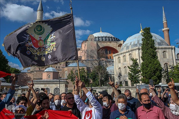 Perubahan Museum Hagia Sophia Menjadi Masjid; Gelombang Kegembiraan Disertai dengan Kritik