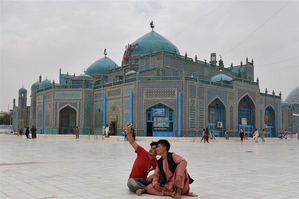 Pembukaan Kembali Masjid Biru Mazar-i Sharif Pasca Lima Bulan