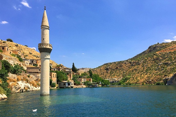 Masjid di bawah Salju; Objek wisata Turki