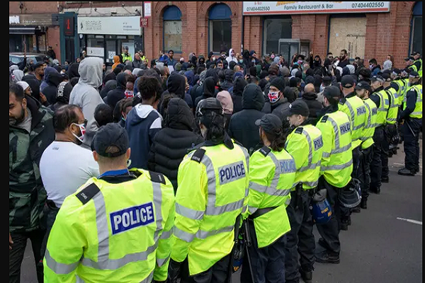 Hashtag dan Berita-Berita Palsu; Penyebab Ketegangan Antara Umat Hindu dan Muslim di Leicester