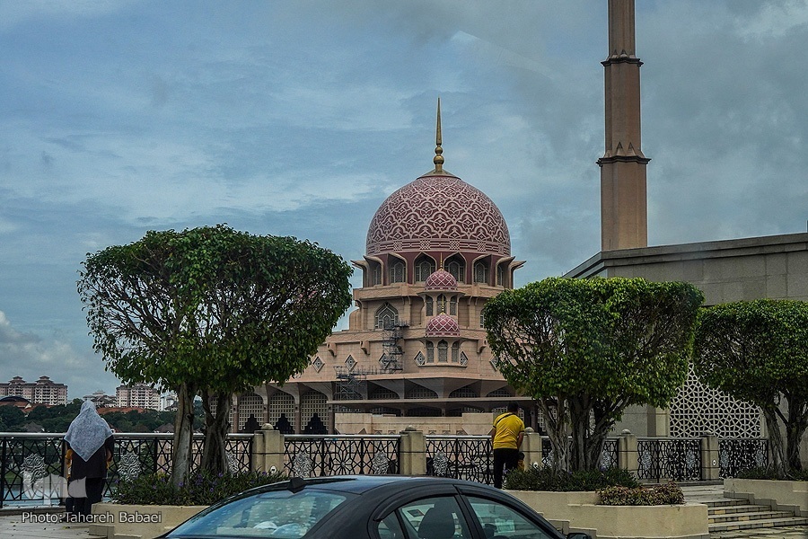 Kegemilangan Arsitektur Iran di Masjid Pink