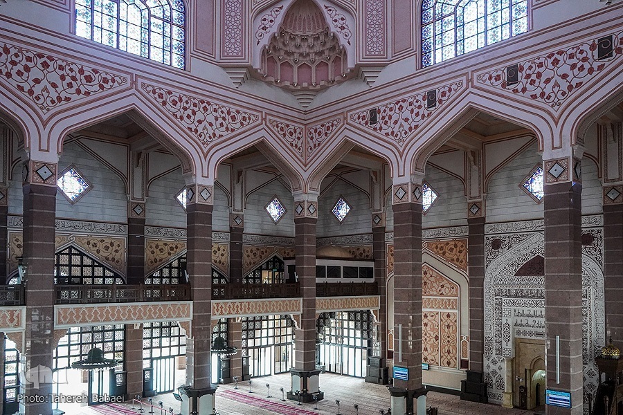 Kegemilangan Arsitektur Iran di Masjid Pink