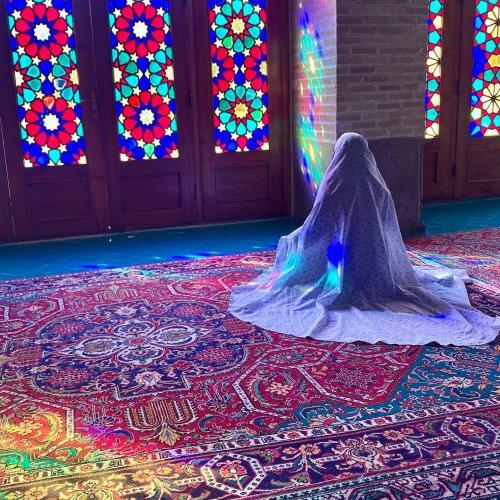 Intip Keindahan Arsitektur Masjid Pink Iran, Kombinasi Warnanya Unik Menyegarkan Mata