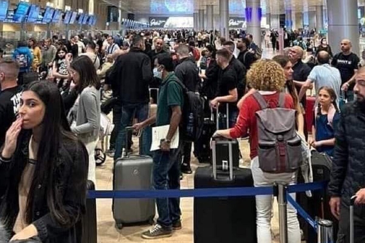 Film/ Antrian Padat Bandara Ben Gurion Agar Warga Israel Bisa Keluar