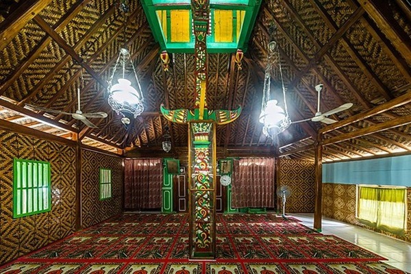 8 Masjid Tertua di Pulau Jawa, Ada yang Usianya 735 Tahun