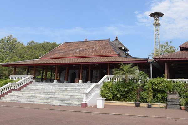 8 Masjid Tertua di Pulau Jawa, Ada yang Usianya 735 Tahun