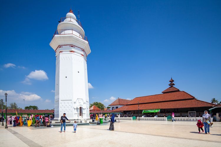 8 Masjid Tertua di Pulau Jawa, Ada yang Usianya 735 Tahun