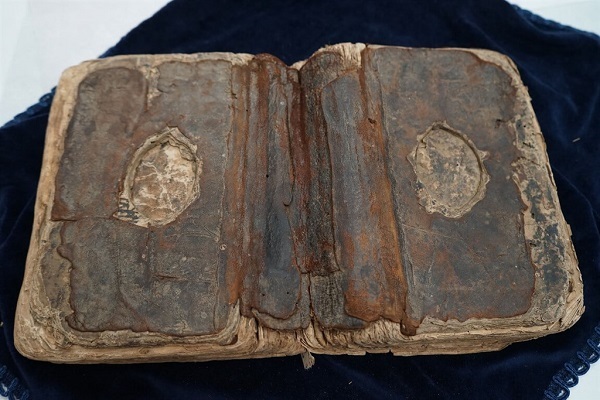 Restorasi Alquran Tulisan Tangan Berusia 500 tahun di Taiwan