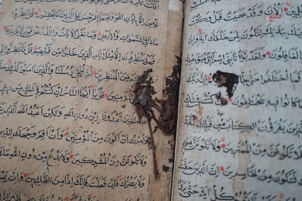 Restorasi Alquran Tulisan Tangan Berusia 500 tahun di Taiwan