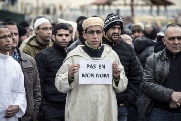 Media Prancis: Konfrontasi Macron dengan Institusi Islam Membuat Situasi Semakin Rumit Media Prancis: Konfrontasi Macron dengan Institusi Islam Membuat Situasi Semakin Rumit