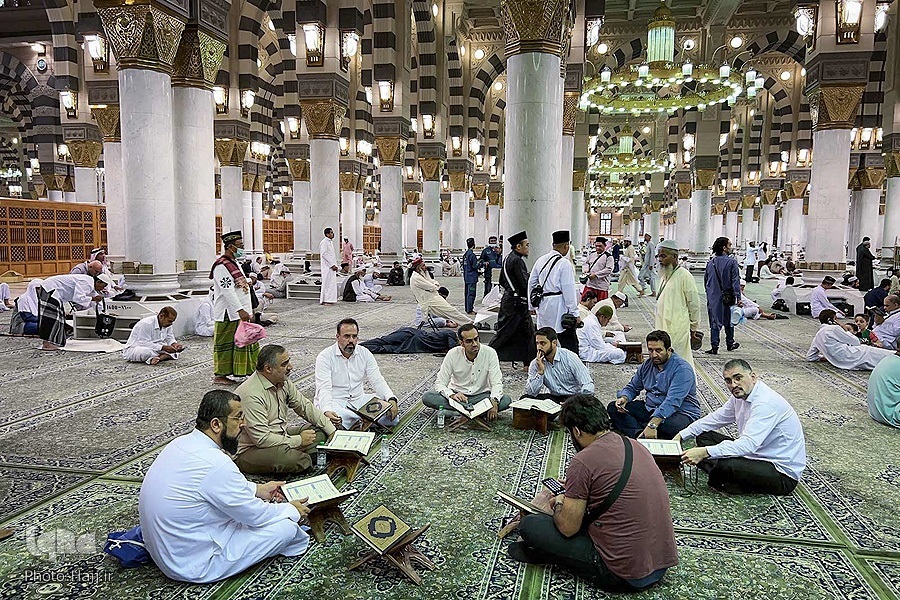 Hari-Hari Sibuk Karavan Alquran Haji; Para Jemaah Menyambut Tilawah Para Qari Iran
