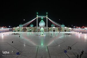 Penerangan Masjid Suci Jamkaran pada Malam Nisfu Sya’ban